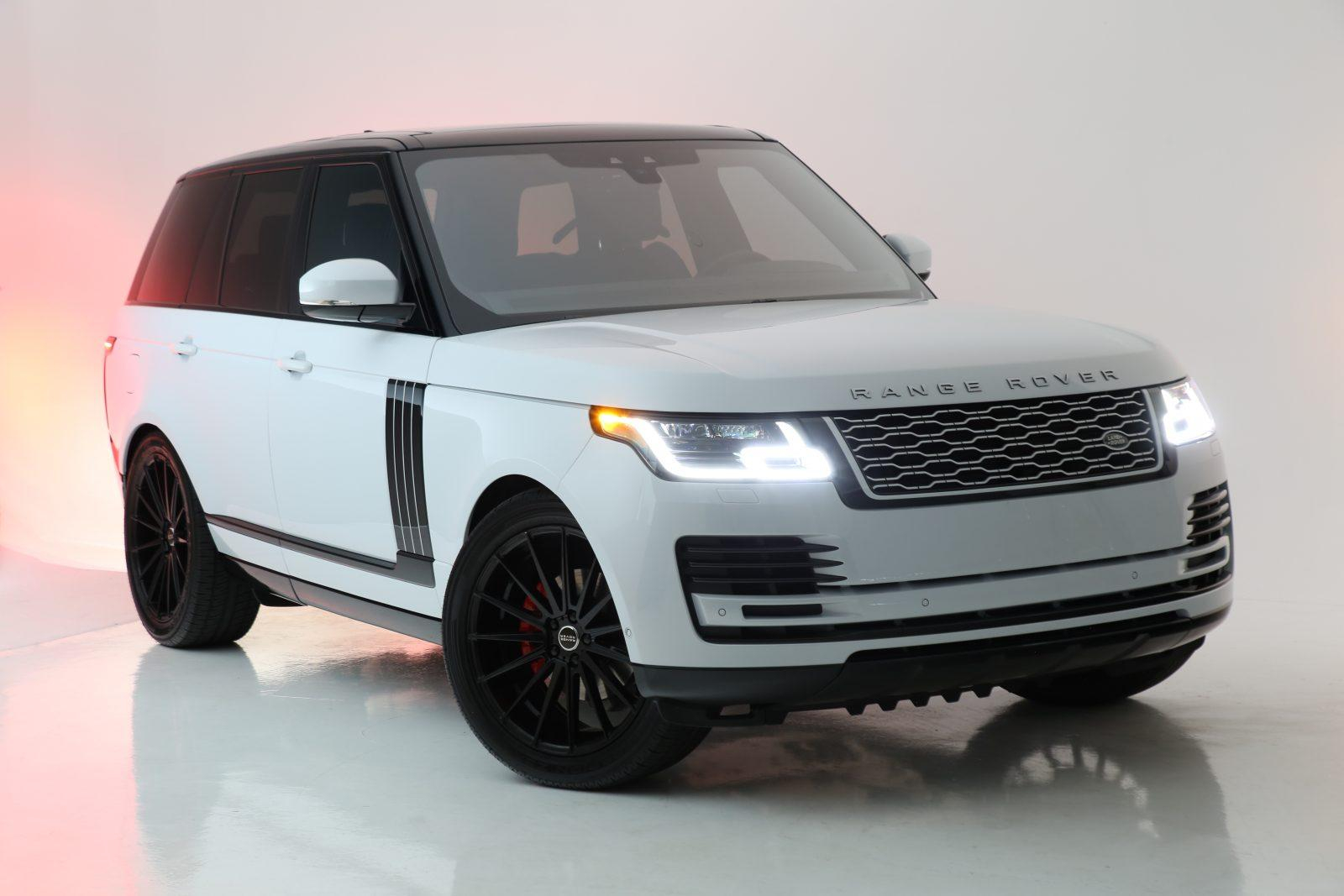 range-rover-hse-full-size-blackout-package-and-custom-trim